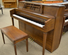 Yamaha M302 console piano, dark oak